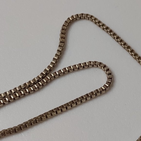 18.5 Inch Cross Pendant Necklace - Picture 8 of 13